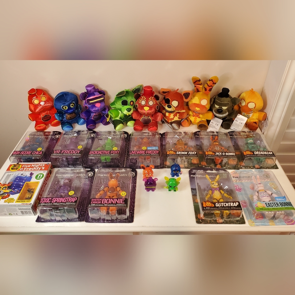 New Five Nights At Freddy's Collection Lot, Articulated Figures & Plushie Sets